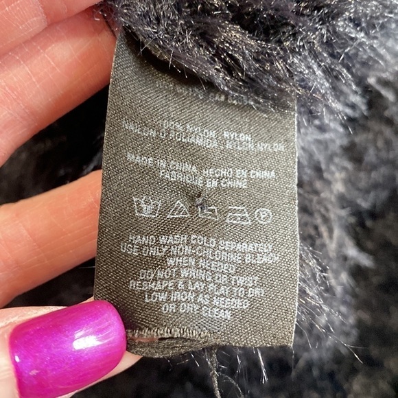 Anthropologie Knitted & Knotted Isola Black Furry eyelash knit Sweater Sz XS - Picture 11 of 12